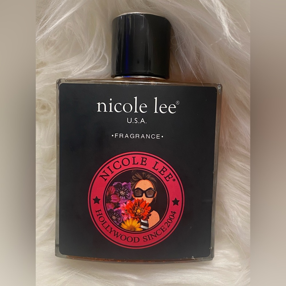 Nicole Lee Hollywood Perfume